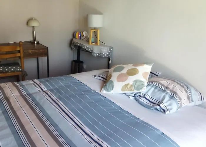 Chambre Avec Entree Independante Dans Un Ecrin De Verdure