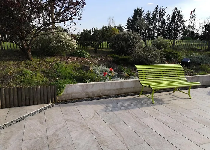 Chambre Avec Entree Independante Dans Un Ecrin De Verdure